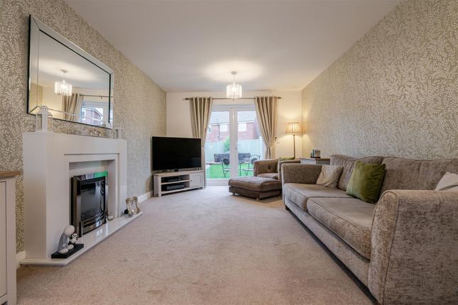 16, Waterfield Close, Warrington photo 4