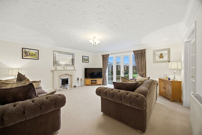 118 Hollin Way, Rossendale photo 2