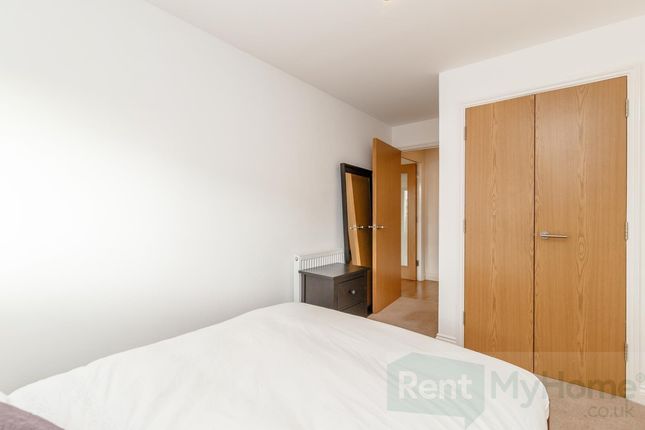 23 Findlay House, 7 Trevithick Way, London photo 4