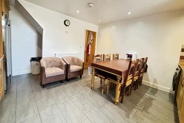 225, Parkside Road, Bradford photo 3