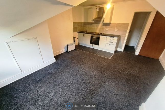Flat, Bromwich St, Bolton photo 2