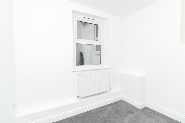 Flat to rent in Dalby Square, Cliftonville, Margate