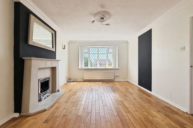 35, Saxton Close, Elsecar photo 4