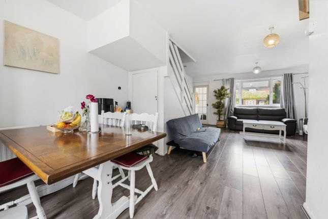 74, Herald Walk, Dartford photo 4
