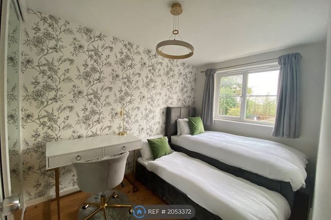 Terraced house to rent in Sonning Gardens, Hampton
