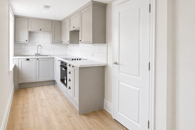 Flat 5, 90-92, Newland Street, Witham photo 4