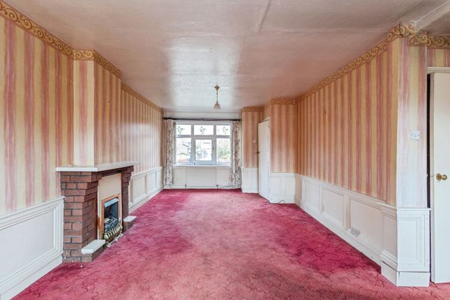 8, Thornhill Close, Manchester photo 2