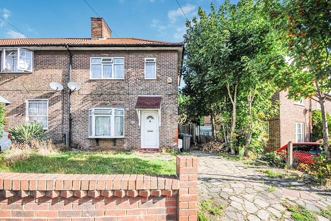 Thumbnail Terraced house for sale in Roundtable Road, Bromley