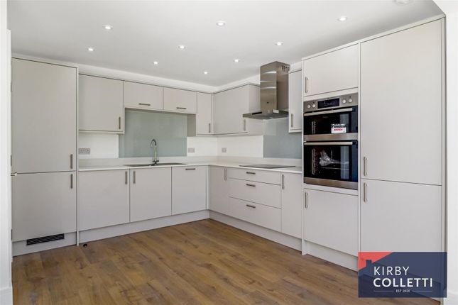 4a, Frenchs Close, Stanstead Abbotts photo 4