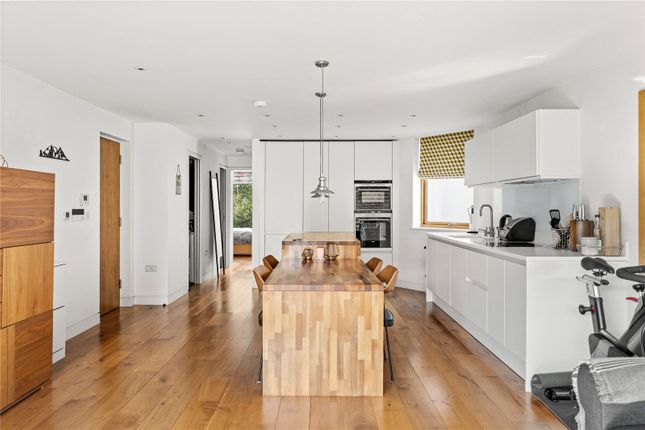 Flat 3, 279, Waldegrave Road, Twickenham photo 4