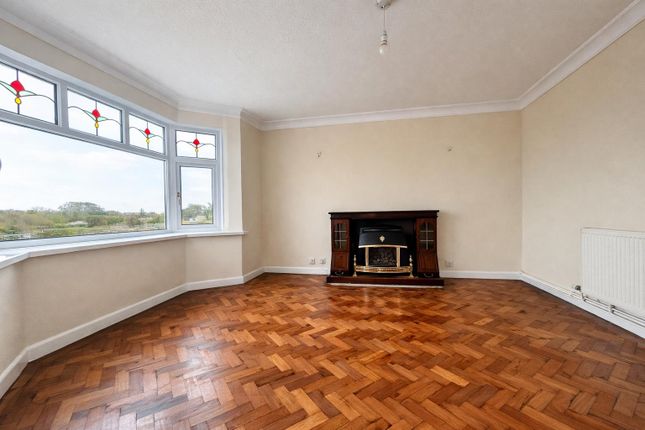27, Maes Yr Haf, Llanelli photo 3