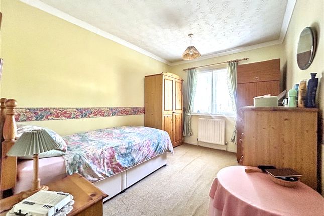 10, Meresborough Road, Gillingham photo 4
