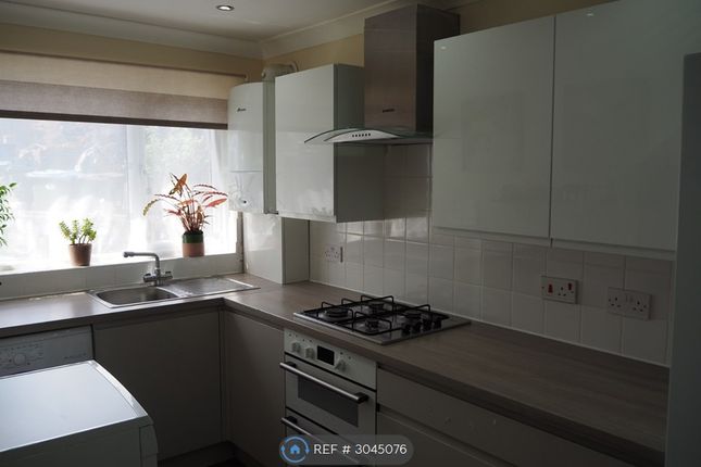 Meadows Leigh Close, Weybridge photo 4