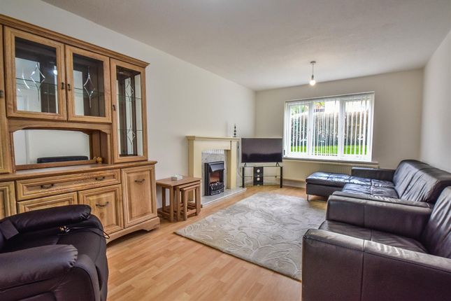 1, Hardings Drive, Dursley photo 3
