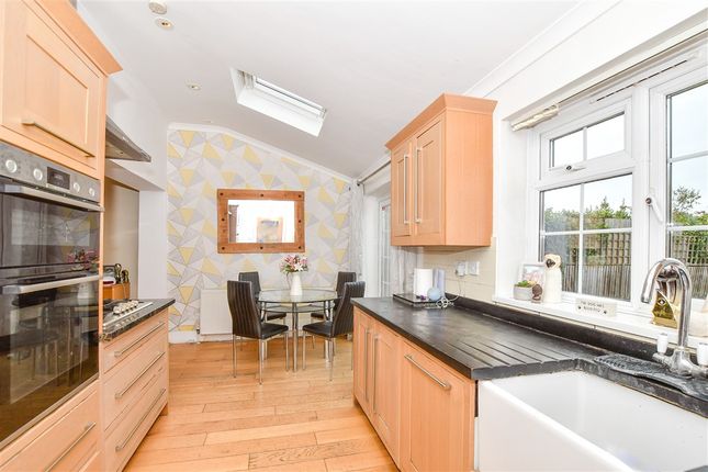 Falcon Green Larkfield, Aylesford photo 4