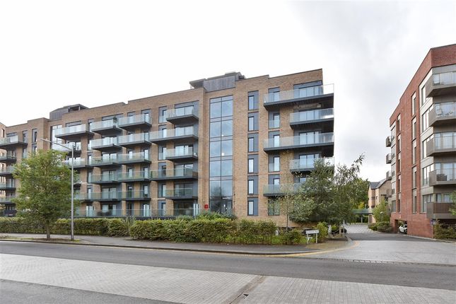 1-bed flat on Leacon Road, Ashford, £180,000