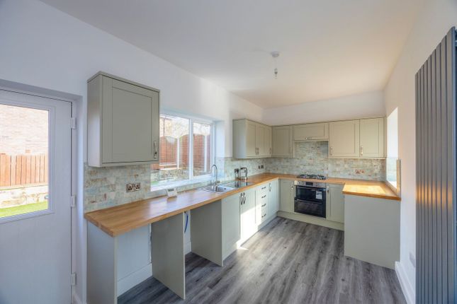 1, Cliff Road, Wakefield photo 2