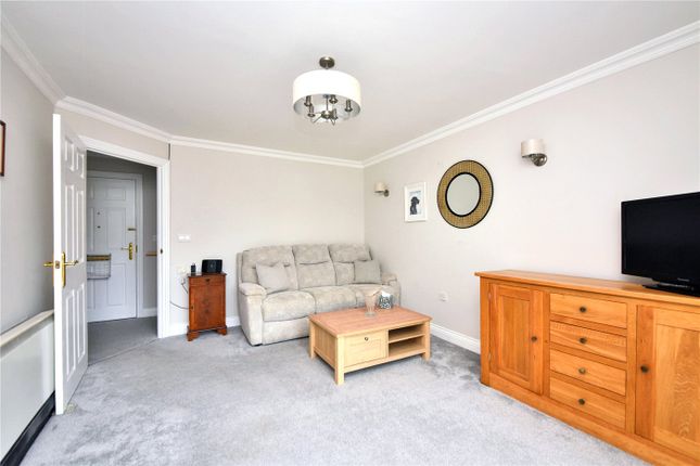 Flat 17,, Pegasus Court, Banstead photo 4