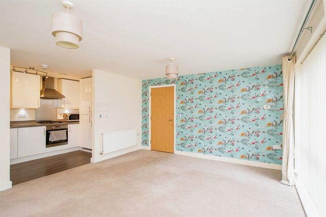 Flat for sale in Groundsel Walk, Hemel Hempstead