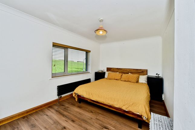 19, Jewitt Road, Rotherham photo 2