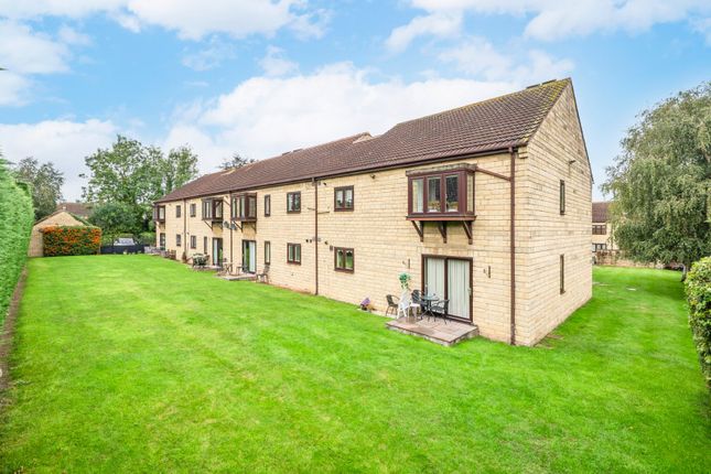 19, Millgarth Court, Collingham photo 4