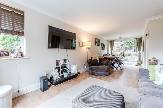 34, Oxford Drive, Leeds photo 2
