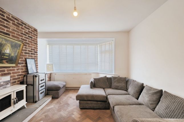5, Dorton Avenue, Gainsborough photo 3