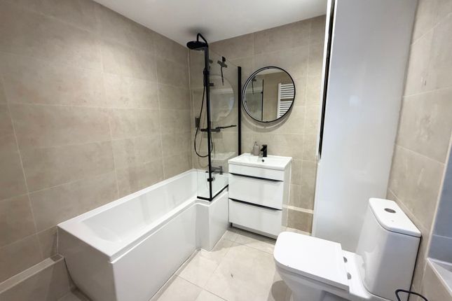 Room 1 81, St. Helens photo 5