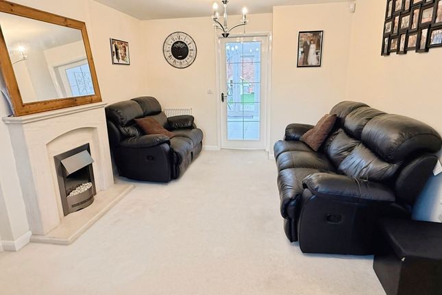 14 Copgrove Close, Leicester photo 3