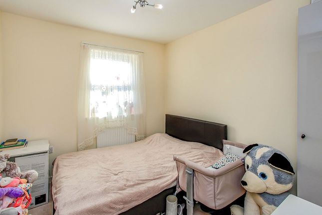 55, Walton Road, Bushey photo 5