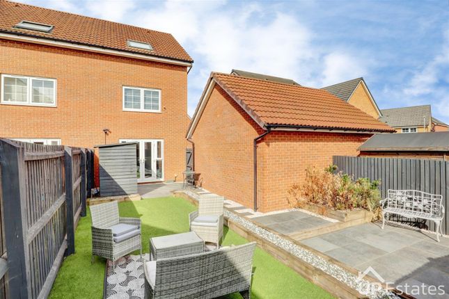 22, Fleece Lane, Nuneaton photo 2