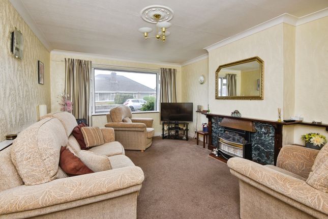 13, Warwick Avenue, Lancashire photo 4