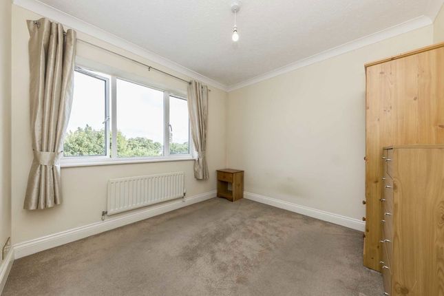 Flat 15, Maytree Gardens, 35-39, South Ealing Road, London photo 4