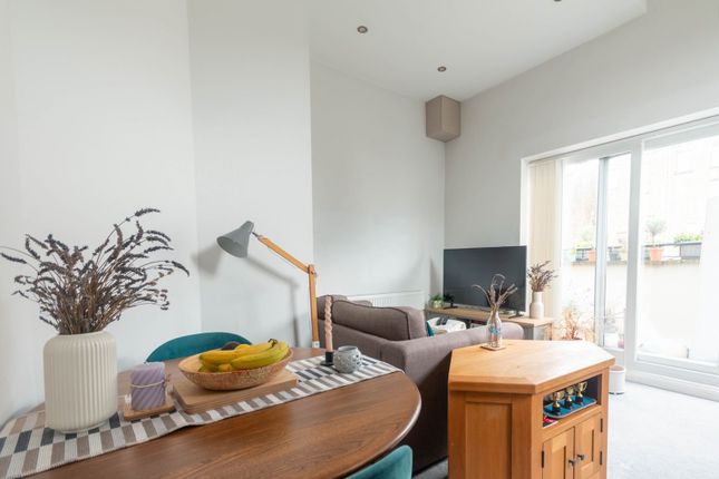 Apartment 3, Strawberry House,, Oak Street, Keighley photo 2