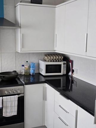 Room 4, 42, Rhondda Street, Swansea photo 5