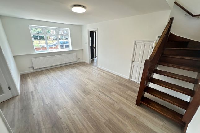 679A, Hitchin Road, Luton photo 2