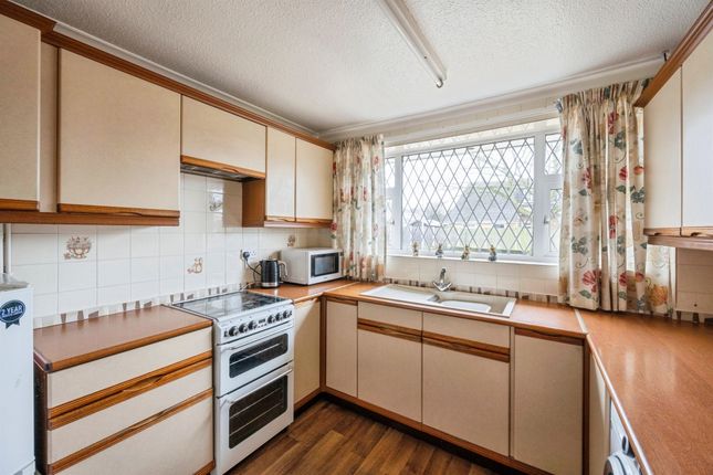 69, Jacklins Approach, Scunthorpe photo 4