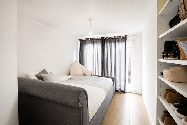 10, Padda Court, Harrow photo 4