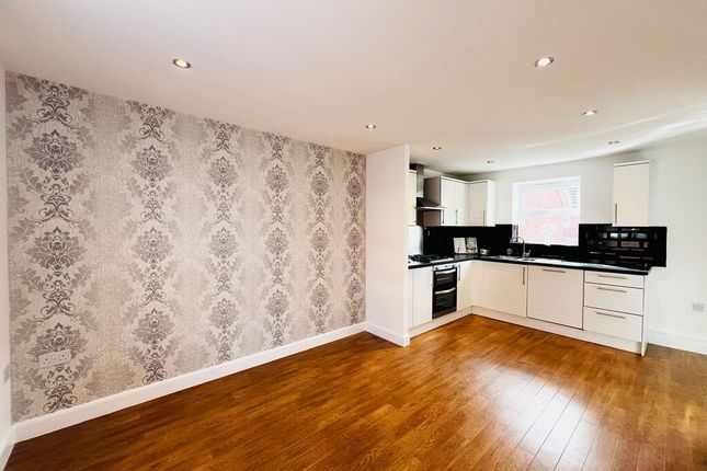 5, Hull Road, Swindon photo 4