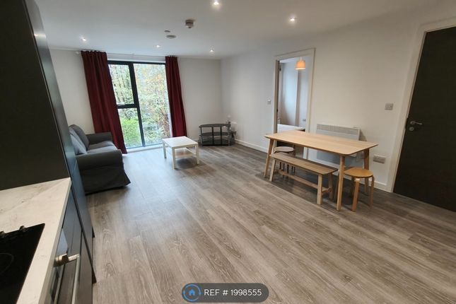 Flat to rent in Woden Street, Salford