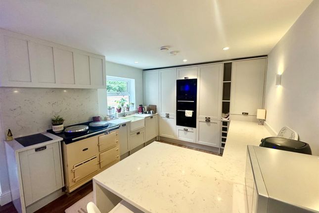 6, Graham Close, Scarborough photo 3