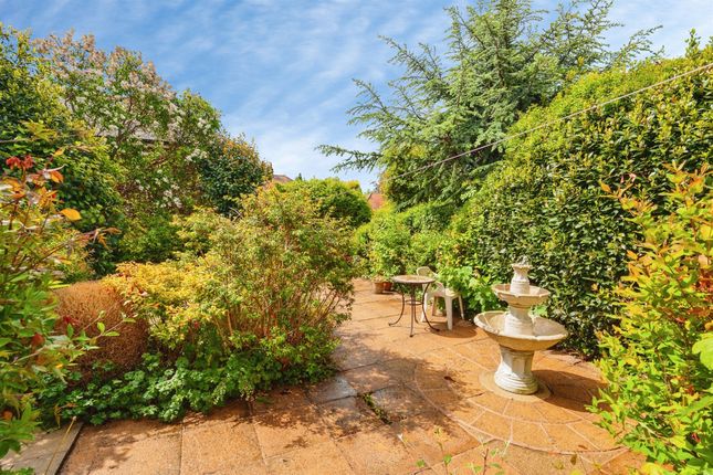 7, Sandringham Avenue, Frodsham photo 3