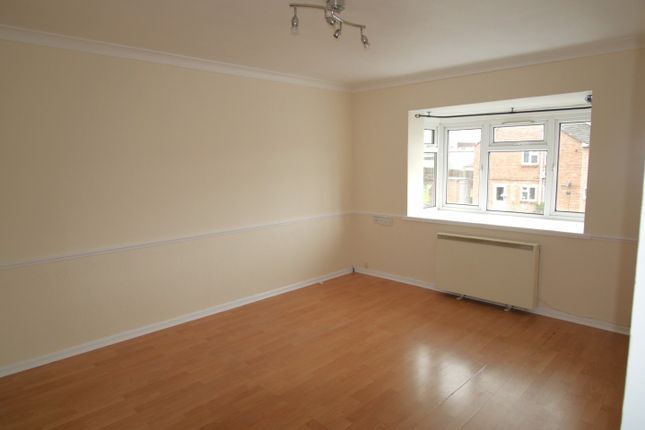 Flat to rent in Sedgemoor Close, Yeovil