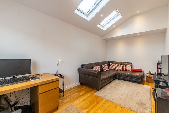 5, Beaumont Avenue, Leeds photo 3