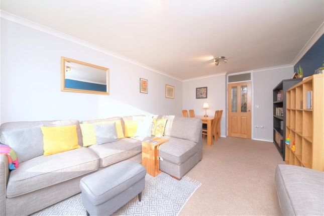 2-bed flat on 5, Brownswell Road, East Finchley, £390,000