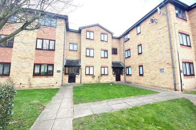 Flat for sale in Pittman Gardens, Ilford