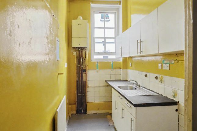 Flat 8, 3 The Mansions, London photo 5