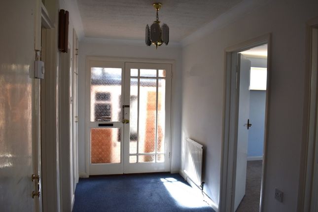 Bungalow to rent in Canterbury Close, Broadstairs