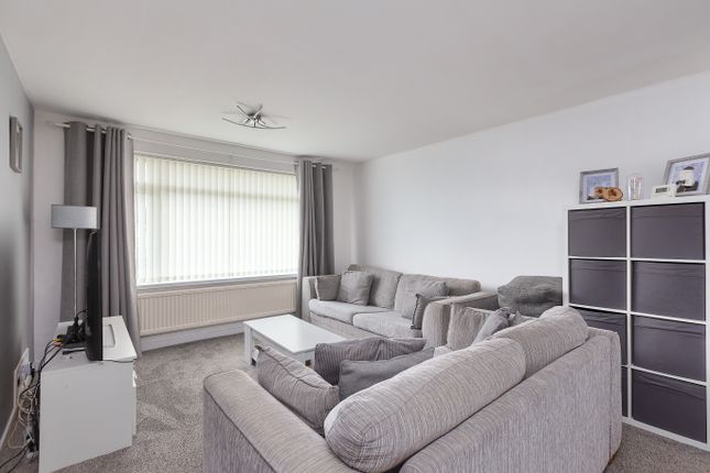 75, Sherwood Way, Oldham photo 2