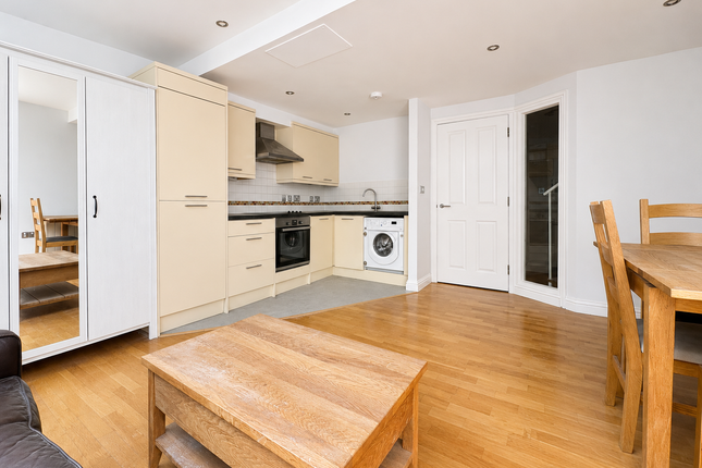 Flat 1, 27, Regent Terrace, Cambridge photo 2
